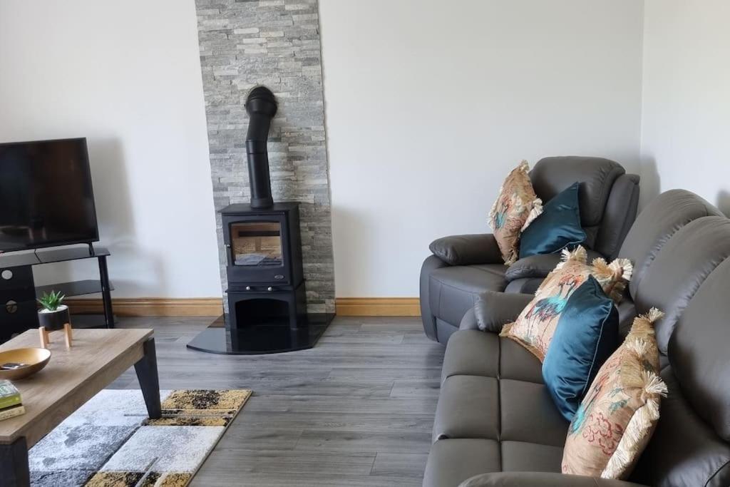 Grace'S Place With Hot Tub & Games Room Carrickfergus Exterior foto